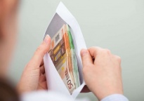 Estonia began to fight with gray salaries actively
